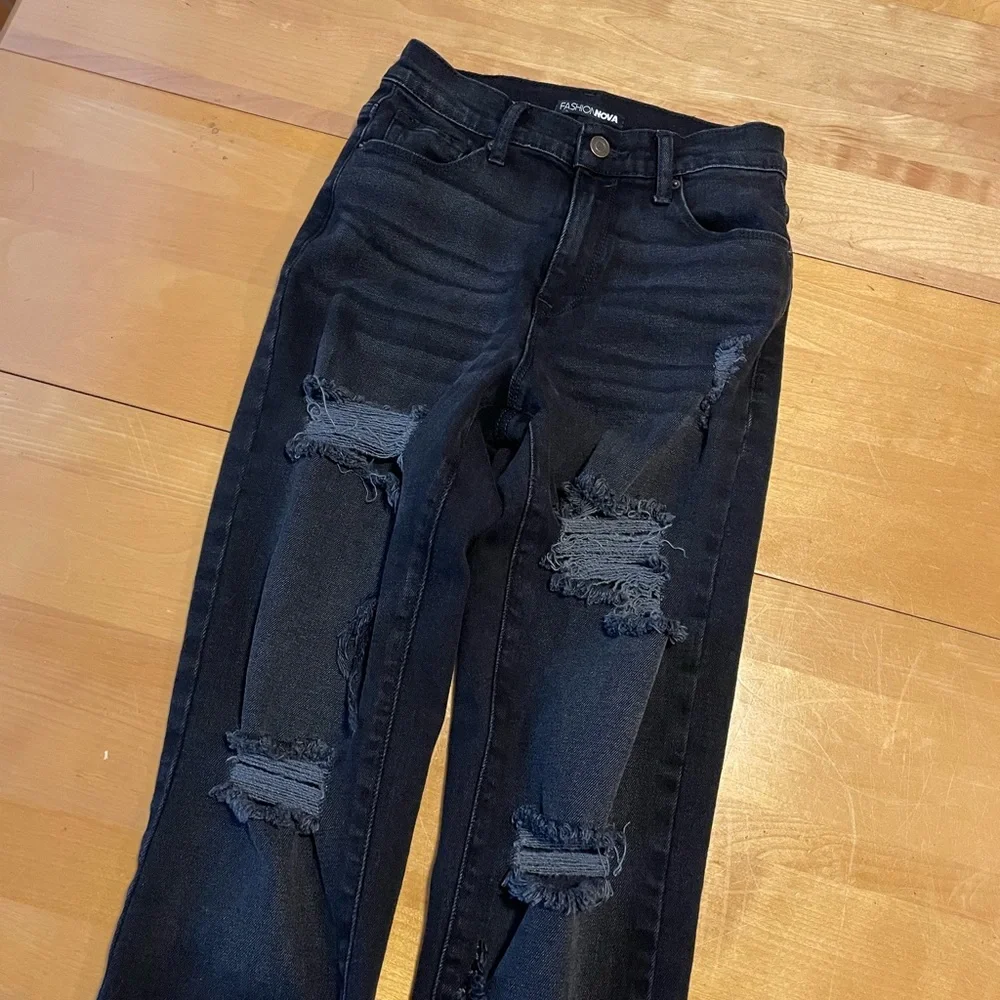 Fashion Nova Black Denim Straight Leg High Waist Distressed Jeans Size 1 - Picture 3 of 8